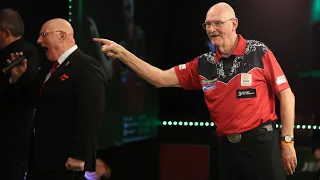 74 Year Old Bob Anderson Hits A 180 For His Final 3 Darts - World Seniors Darts Championships 2022