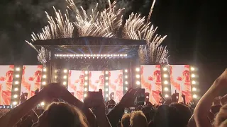 Liam Gallagher - Champagne Supernova (end of concert) - Knebworth Park 3/6/22