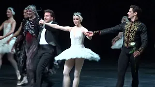 'Swan Lake.'  Royal Ballet.  Claire Calvert/Nicol Edmonds. 10/05/2022. Curtain Call.