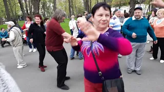 Ай,яй,яй,девченка!!!Танцы в саду Шевченко,Харьков.