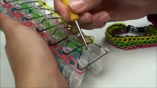 (OLD) Lesson 5: Rainbow Loom® "Triple single pattern" rubber band bracelet