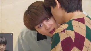 TAEHYUNG KISSING JIN😂😂 RUN BTS TAEJIN MOMENTS