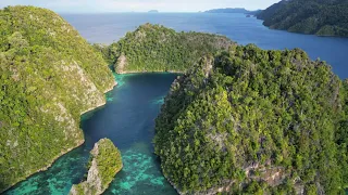 Diving Raja Ampat on a Liveaboard for New Years 2023 [4K]