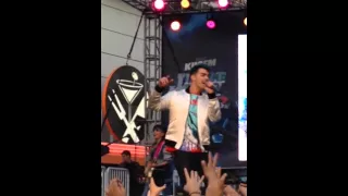 JOE JONAS/DNCE "Cake By The Ocean" Live @ Jingle Ball Village Los Angeles