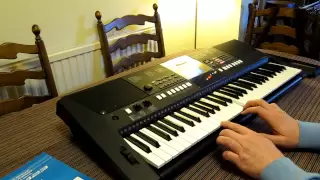 Yamaha PSR E423 digital keyboard - hands on review & USP features