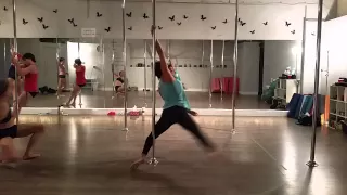 Spin Combo on Static Pole