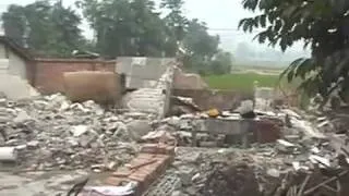 Wenchuan (Sichuan) China Earthquake filmed by Yingying Huang