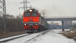 "Пугающе приветливая бригада" Тепловоз 2М62-0834 со сборным грузовым поездом