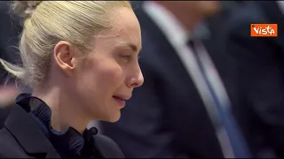 Le lacrime di Marta Fascina al funerale di Berlusconi