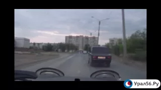 В Орске сотрудники полиции открыли огонь, чтобы задержать водителя автомобиля