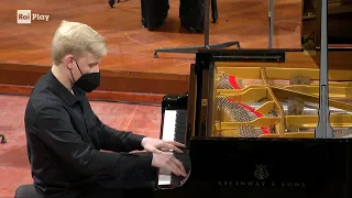 Alexander Malofeev plays Liszt Piano Concerto No.1