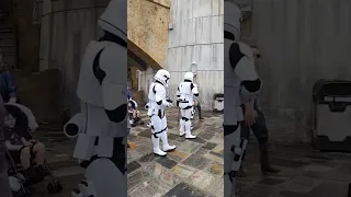 Storm Troopers are the best comedians at Disney 😂 #disney #funny #starwars #stormtrooper #jokes