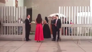 Como los invitados llegaron ala boda de Edison Flores y Ana Siucho