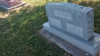 Burl Ives grave in mound city cemetery Hunt city Illinois