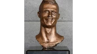 Reação do Leão ao busto de Ronaldo/ Lion  reaction to Ronaldo's bust