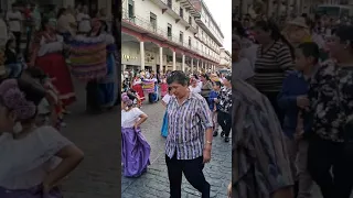 Estas son las tradiciones de Uruapan michoacan quien conose ésto