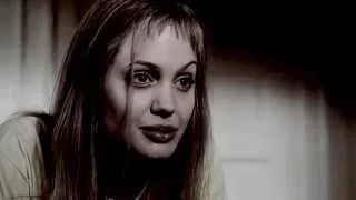 Lisa Rowe - Did you forget to take your meds? -Girl, interrupted-