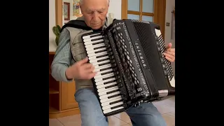 Paolo Soprani 120 bassi , Domino'.