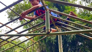 Orphan boy efforts - Build bamboo roofs for bamboo houses poor boy alone