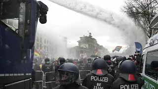 Neues Infektionsgesetz: AfD schleust Protestierende ins Parlament