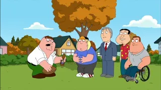 FAMILY GUY - Peter thanksgiving football