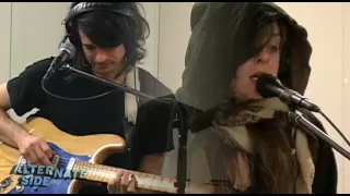 Beach House - "Zebra" (Live at WFUV)