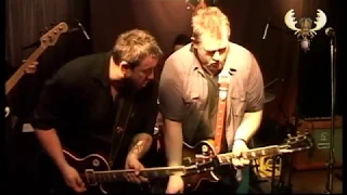 The Nimmo Brothers - Black cat Bone - Live @ Bluesmoose café (playing eachothers guitar)