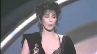 Cher says "thank you" (Oscars, Moonstruck)