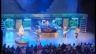 STYX: Mr. Robots  @King Center, Melbourne, FL. I don't own the rights to this song.