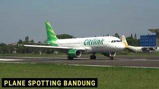 Take Off Bandung, Pesawat Citilink Indonesia dan Airasia Airbus A320-200 di Bandara Husein