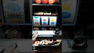 JAMES BOND 007 SLOT MACHINE