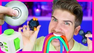 PLAYING WITH FIDGET TOYS!