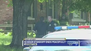 Gunman surrenders after standoff