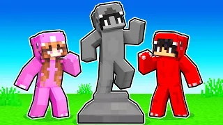 Omz TURNED TO a STATUE In Minecraft!