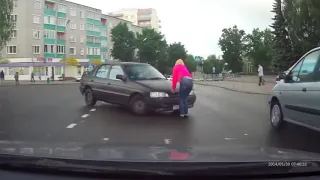 Пьяные и Тупые женщины за рулём