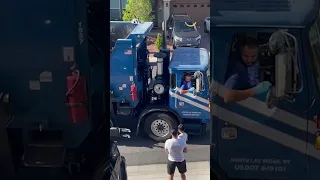 Boy who loves recycling truck gets claw hug in return for snack gift 🤗 #shorts