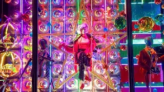 Harvey Nichols Christmas Window Display - London Walk Tour