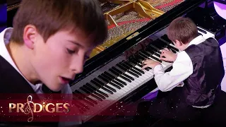 Isaac pianote la "Sonate au Clair de Lune" de Beethoven - Prodiges 5