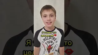 I Kissed A Girl НА РУССКОМ😳! Ну и перевод у этой песни😅