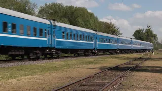 ТЭП70БС-115 с пассажирским поездом на выезде со станции Полесский Парк(Гродно).