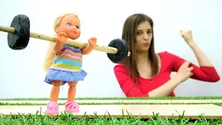 ToyClub шоу - Кукла Барби пропала. Видео с игрушками