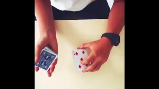 Come far salire una carta in cima al mazzo - Trucco di magia TUTORIAL