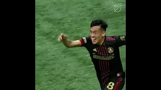 Ezequiel Barco with a wonder goal from distance!#mls Ezequiel Barco com um gol maravilhoso de longe!