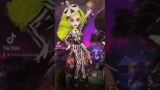 BEETLEJUICE MONSTER HIGH SKULLECTOR DOLLS!😱 #shorts