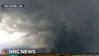 Severe weather risks for millions of holiday travelers as TSA screens record number of passengers