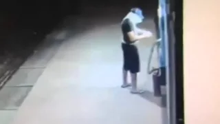 Blows Up ATM Fails