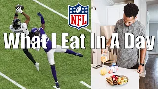 What a NFL Player Eats in a Day