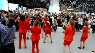 Geneva Motor Show 2012 - Toyota girls dancing...