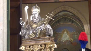 Uscita della statua di San Gregorio Armeno