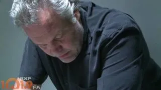 Vincent D'Onofrio interrogates Matt Pinfield